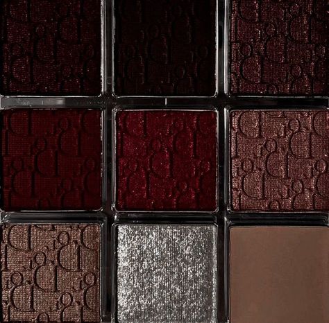 Face Palette, Dark Feminine Aesthetic, Eyeshadow Palettes, Make Up Inspo, My Vibes, Dark Feminine, Feminine Aesthetic, Red Aesthetic, Makeup Palette