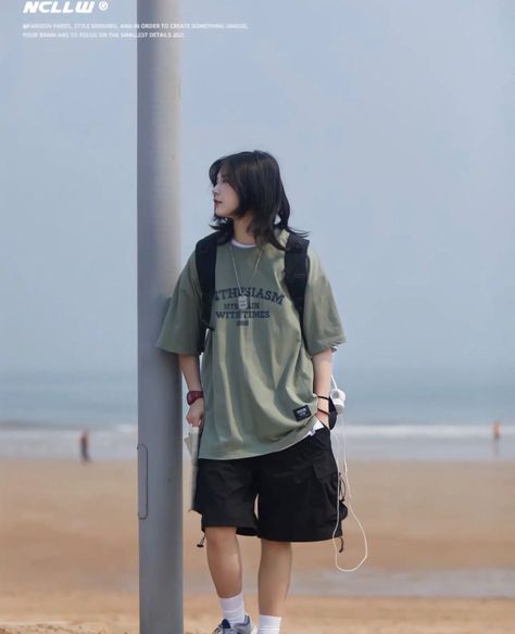 Tomboy Green Outfits, Beach Outfit Masculine Women, Tomboy Shorts Outfit Summer, Japanese Summer Outfits Casual, Plus Size Tomboy Fashion Summer, Tomboy Outfits Shorts, Short People Fashion, Tom Girl Outfits, Summer Outfits Tomboy