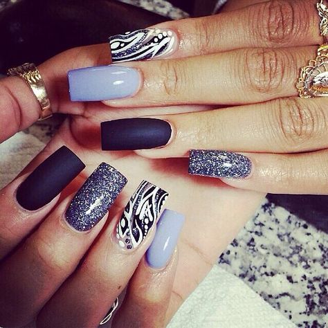 modaparameninas's photo on Instagram Jell Nails, Nail Art Paillette, Manicure Designs, Purple Zebra, Zebra Nails, Set Ideas, Nails Polish, Black Nail, Get Nails