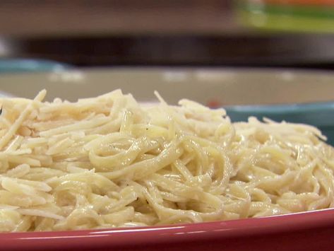 Fettuccine Alfredo Recipe : Ree Drummond : Food Network - FoodNetwork.com Fettucini Alfredo Recipe, Fettucini Alfredo, Fettuccine Alfredo Recipe, Ree Drummond Recipes, Florence Food, Tyler Florence, Fettuccine Alfredo Recipes, Emeril Lagasse, Dumplings Recipe