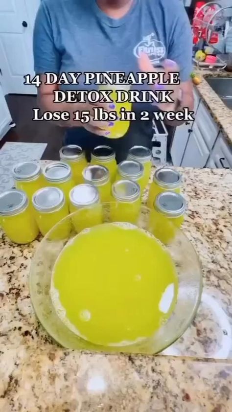 Pineapple Detox Drink, Hygiene Hacks, Pineapple Detox, Healthy Juicer Recipes, Healthy Juice Drinks, Lemon Honey, Resep Diet, Juicer Recipes, Healthy Drinks Smoothies