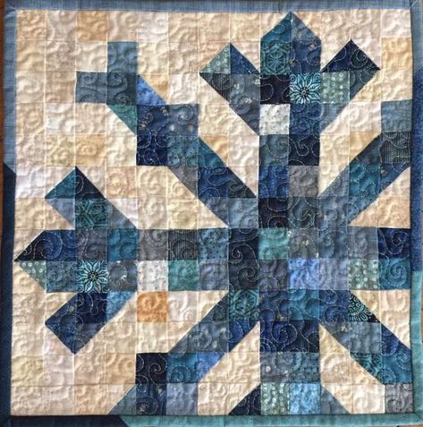 Mini Snowflake Quilt – Free Pattern – Quilting Snowflake Quilt Blocks Free Pattern, Winter Quilts Patterns, Quilted Wall Hangings Patterns, Quilt Free Pattern, Snowflake Quilt, Christmas Quilt Blocks, Mini Quilt Patterns, Quilted Wall Hanging, Christmas Quilt Patterns