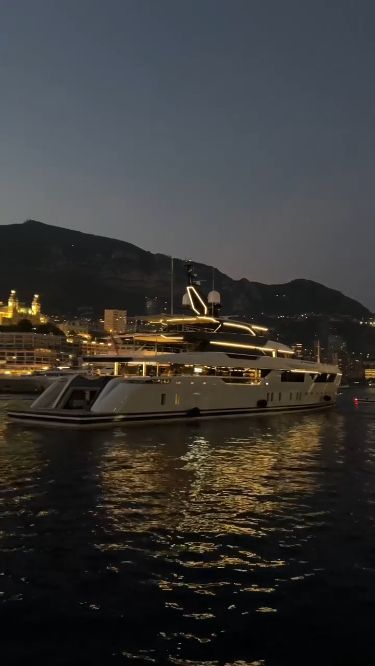 quiet luxury lifestyle aesthetic Monaco Rich Lifestyle, Rich Lifestyle Clips, Rich Videos Aesthetic, Luxurious Lifestyle Aesthetic, Luxury Aesthetic Video, Luxury Life Video, Rich Lifestyle Videos, Life Style Luxury, Luxury Lifestyle Videos