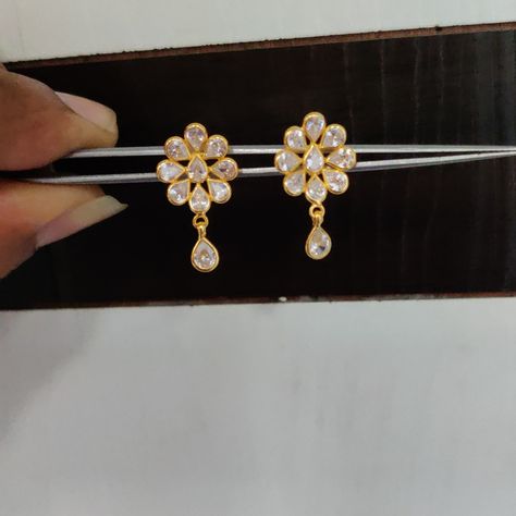 2 Grams Gold Earrings, 2 Grams Gold Earrings Designs, Baby Jewelry Gold, 22 Carat Gold Jewellery, Copper Rod, Bathroom Caddy, Rajputi Jewellery, Gold Earrings Indian, Diamond Bracelet Design