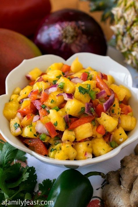 Pineapple Mango Salsa - A Family Feast® Salsa Recept, Salsa Dips, Pineapple Mango Salsa, Fruit Salsa Recipe, Mango Salsa Recipes, Salsa Guacamole, Pineapple Salsa, Fruit Salsa, Family Feast