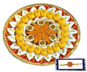 Mithai Packing Ideas, India Tiranga, Crackers Images, Diwali Sweets Recipe, Diwali Crackers, Happy Diwali Wallpapers, Dry Fruit Tray, Diwali Wallpaper, Diwali Snacks