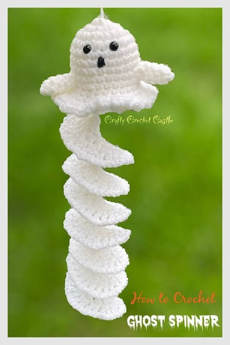 8 Wind Spinner Free Crochet Pattern - Page 2 of 2 Crochet Wind Spinner, Spiral Crochet Pattern, Crochet Pour Halloween, Crochet Ghost, Spiral Crochet, Crochet Holiday, Confection Au Crochet, Fall Crochet, Crochet Owl