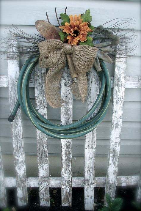 Gardenhose wreath Hose Wreath, Garden Hose Wreath, Burlap Bows, Summer Wreaths, Wooden Fence, Water Hose, Picket Fence, Craft Rooms, Wreath Crafts