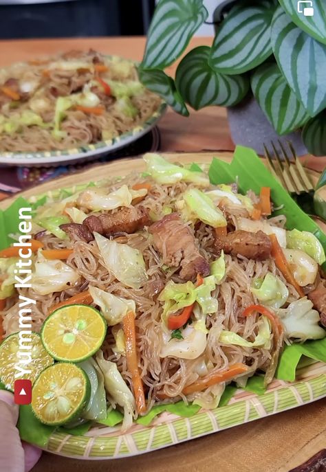 Sauteed Rice, Bihon Noodles, Bihon Guisado, Guisado Recipe, Menudo Recipe, Pancit Bihon, Pancit Recipe, Pork Belly Slices, Noodle Dish