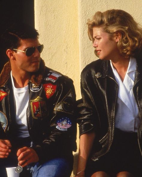 80s Halloween Costumes Couples, 80s Halloween Costumes, 80’s Aesthetic, 80’s Men, Kelly Mcgillis, Star Actress, 80s Outfit, Movie Couples, Military Outfit