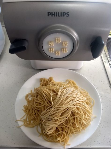 Phillips Pasta Maker Recipes, Philips Pasta Maker Recipes, Phillips Pasta Maker, Noddle Recipes, Homemade Pasta Noodles, Philips Pasta Maker, Fresh Pasta Recipes, Spagetti Recipe, Noodle Pasta