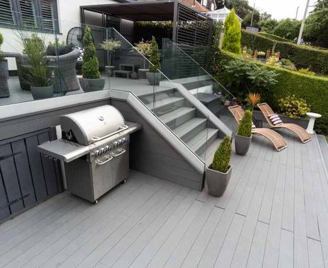 Composite Decking Balcony, Raised Decking With Steps, Raised Composite Decking Ideas, Raised Decking Ideas Garden, Raised Decking Ideas, 2 Level Garden Ideas, Decking Ideas Garden, Composite Deck Ideas, Narrow Patio