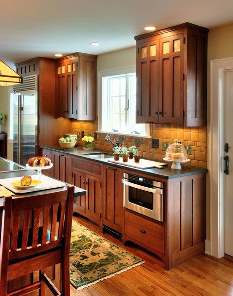 Arts & Crafts Gallery - Crown Point Cabinetry Mission Style Kitchen Cabinets, Craftsman Kitchen Cabinets, Mission Style Kitchens, Craftsman Style Kitchens, Craftsman Style Kitchen, Arts And Crafts Kitchen, Kitchen Cabinets Ideas, Craftsman Kitchen, Best Kitchen Cabinets