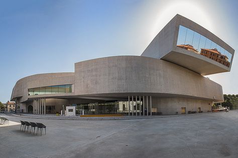 Zaha Hadid Projects, Maxxi Museum, Rome Museums, Zaha Hadid Buildings, Unusual Architecture, Church Design Architecture, Architectural Masterpieces, Italian Cities, National Art Museum