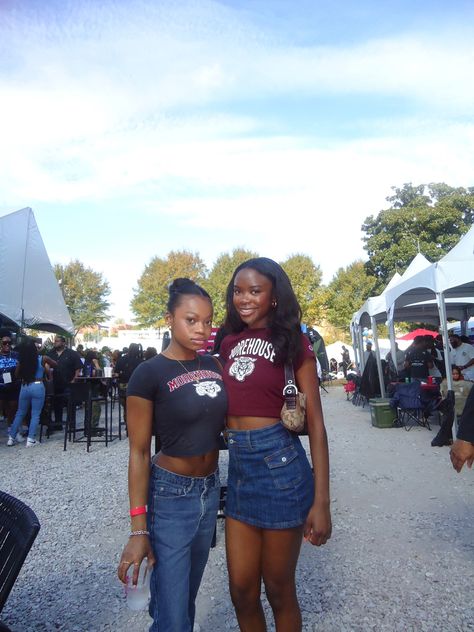 Spelman Homecoming Outfits, Black College Girl Aesthetic, Hbcu Aesthetic, Hbcu Outfits, Hbcu Life, Hbcu Colleges, College Core, College Football Outfits, College Gameday Outfits