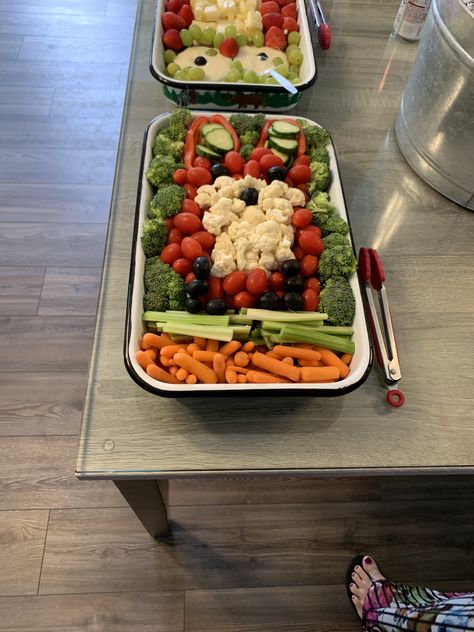 Fox Veggie Tray, Veggie Tray, Cobb Salad, Cheese Board, First Birthdays, Dairy, Fox, Tray, Salad