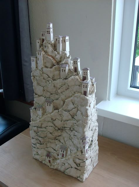 Ceramic Tower Sculpture, Ceramic Mountain Sculpture, Ceramic Sculpture Ideas, Clay Mountain, Clay Buildings, Ceramic Architecture, Ceramic Building, Clay Building, Dragon Flying