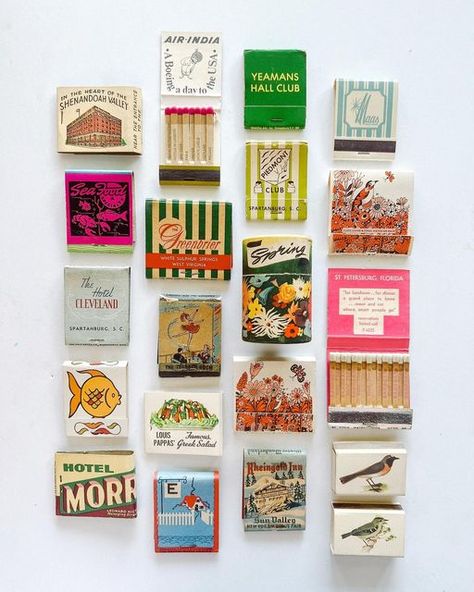 Colorful Vintage Matchbook Collection Cool Matchbooks, Vintage Matchbook Design, Matchbox Painting, Matchbook Collection, Match Books, Match Boxes, Matchbox Art, Vintage Restaurant, Vintage Packaging