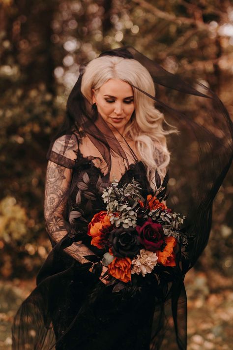 DIY Halloween Wedding with a Bride in Black and the Groom Dressed as Michael Myers · Rock n Roll Bride Spooky Season Wedding, Spooky Wedding Photography, Halloween Wedding Photo Ideas, Halloween Wedding Photography, Halloween Wedding Dress Ideas, Gothic Wedding Photos, Halloween Wedding Photos, Halloween Costume Ideas Scary, Costume Ideas Scary