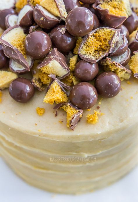 Vanilla Malt Cake with Honeycomb and Maltesers Malt Cake, Delish Cakes, Pie Art, Big Cake, Buckwheat Cake, Hazelnut Cake, Homemade Candy, Tall Cakes, Special Cakes