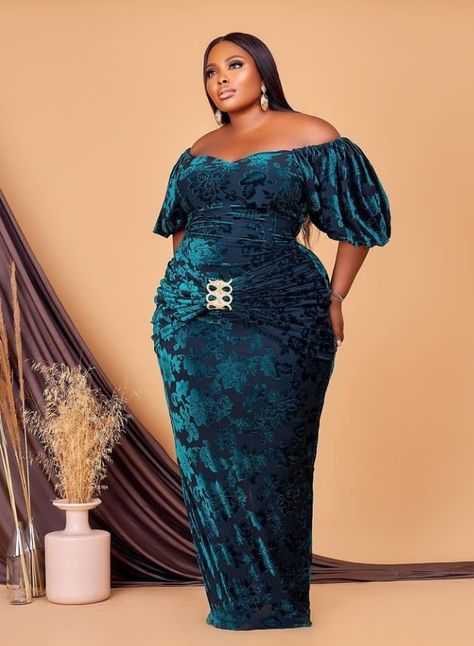 Bootleg Jeans Outfit Plus Size, Aso Ebi Lace Styles For Plus Size Women, Velvet Lace Aso Ebi Style, Plus Size Asoebi Lace Styles, Velvet With Lace Asoebi, Lace And Velvet Combination Asoebi, Lace Gown Styles Aso Ebi, Aso Ebi Styles For Pregnant Women, Lace And Velvet Aso Ebi Styles 2022