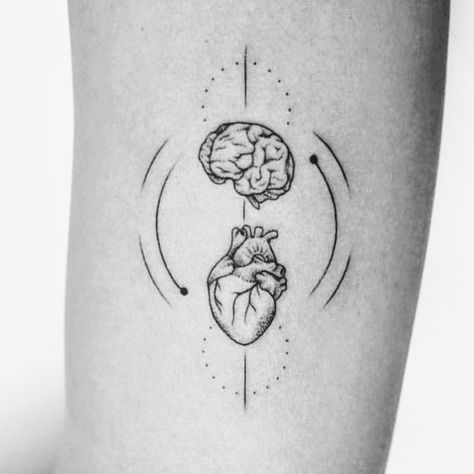 T  a  t  t  o  O Brain Tattoo, Tatuagem Masculina Pequena, Yoga Tattoos, Heart And Brain, Tattoo Trend, Tattoo Zeichnungen, Inspiration Tattoos, Cat Tattoos, Disney Tattoo