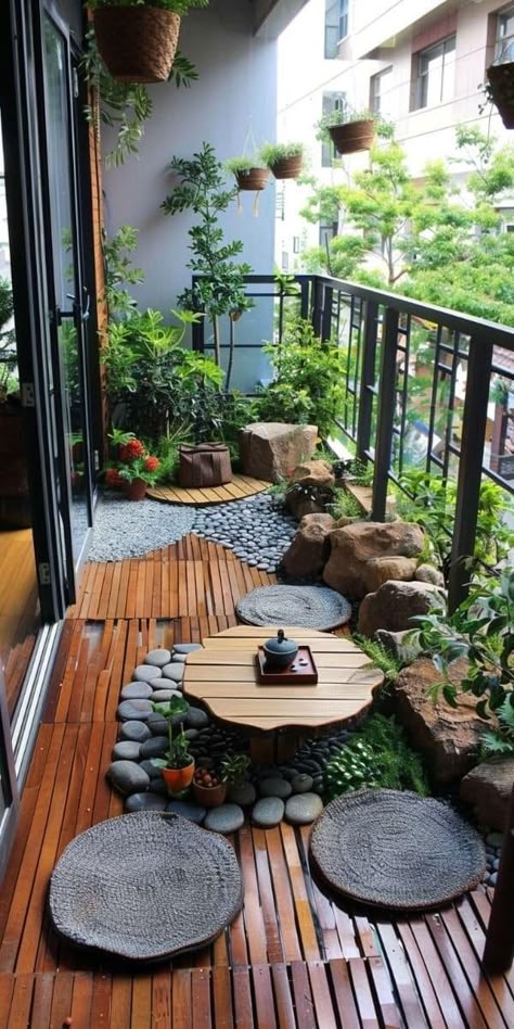 Jardin Zen Interior, Japanese Balcony, Zen Balcony, Balcony Herb Gardens, Decor Ideas For Apartments, Herb Garden Ideas, Balcony Decor Ideas, Ideas For Apartments, Taman Air