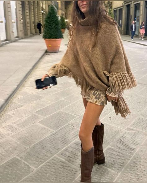 Nyc Style Aesthetic, Boho Western Outfits Winter, Boho Chic Fall Outfits, Winter Outfits Boho Chic, Boho Chic Aesthetic Outfit, Casual First Date Outfit Fall, Western Holiday Outfit, Boho Chic Winter Outfits, Winter Boho Outfits Cold