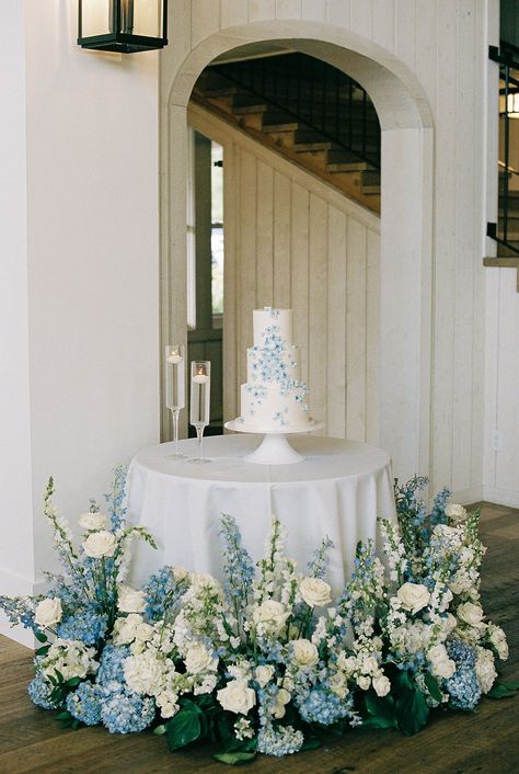 Michelle Leo Events: Utah Wedding Planners Nancy Meyers Wedding, Baby Blue Wedding Cake, Wedding Cake With Blue Flowers, Blue Floral Wedding Cake, Wedding Cake Designs Blue, White And Navy Wedding, White Floral Wedding Cake, Blue Destination Wedding, Hydrangea Wedding Cake