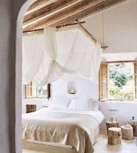 Cozy Bedroom Diy, Modern Mediterranean Homes, Mediterranean Interior Design, Rustic Bedroom Design, Mediterranean Interior, Rustic Bedroom Decor, Bedroom Decor For Couples, Rustic Flooring, Mediterranean Style Homes