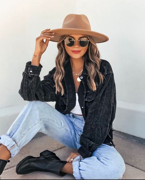 Black Coudroy Jacket Outfit, Style A Hat Casual, Shocker Outfit Women, Phoenix Arizona Fashion Style, Green Wide Brim Hat Outfit, Fall Casual Western Outfits, Cute Outfits For The Rain, Anthropologie Outfits 2023, Going Out Plus Size Outfits