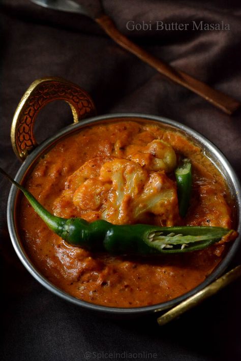 Gobi Butter Masala is one among those popular Butter Masala recipes. Just like any butter masala/ makhani sauce, its a rich creamy buttery gravy that is served along with naan, roti or ... Cauliflower Butter, Makhani Sauce, Indian Veggies, Naan Roti, Vegan Cauliflower Recipes, Butter Masala Recipe, Cauliflower Recipes Healthy, Khana Khazana, Vegetarian Treats