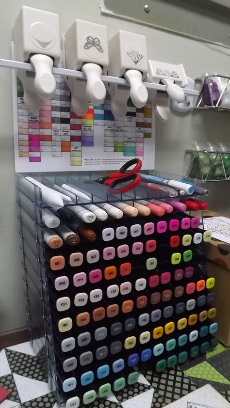 Photo is side ways lol but this is my new Spectrum Noir markers and storage case. Ohuhu Marker Storage, Spectrum Noir Tri Blend Markers Color Chart, Copic Storage, Color Wonder Markers, Spectrum Noir Tri-blend Markers, Spectrum Noir Markers, Craft Space, Spectrum Noir, Storage Case