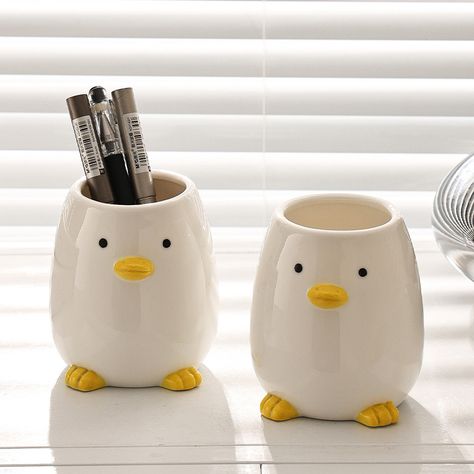 duck pen holder charming design and practical functionality make it a perfect addition to your desk or workspace Air Dry Pencil Holder, Pen Holder Clay Handmade, Pen Holder Diy Clay, Pen Pot Ideas, Clay Pencil Pot, Clay Pencil Holder Aesthetic, Air Dry Clay Desk Organizer, Pen Holder Ceramic, Clay Pencil Holder Ideas