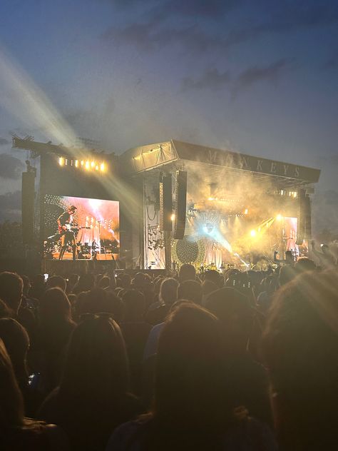 concert, concert aesthetic, night concert, outdoor concert, shmmer nights, arctic monkeys, arctic monkeys aesthetic, arctic monkeys rare, arctic monkeys stage, arctic monkeys candid, concert outfits, aesthetic sky Outdoor Concert Aesthetic, Outdoor Concert, Concert Aesthetic, Photography Techniques, Arctic Monkeys, Concert Outfit, Concert, Photography