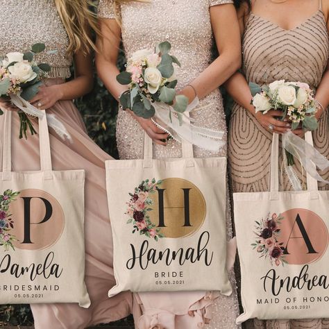 Personalized Name Canvas Tote Bag Bridesmaid Gift Wedding | Etsy Inexpensive Bridesmaid Gifts, Bridal Party Totes, Sac Tote Bag, Wedding Tote Bag, Canvas Bag Design, Customized Bridesmaid Gifts, Bridesmaid Tote Bags, Bridesmaid Gift Bags, Wedding Bachelorette Party