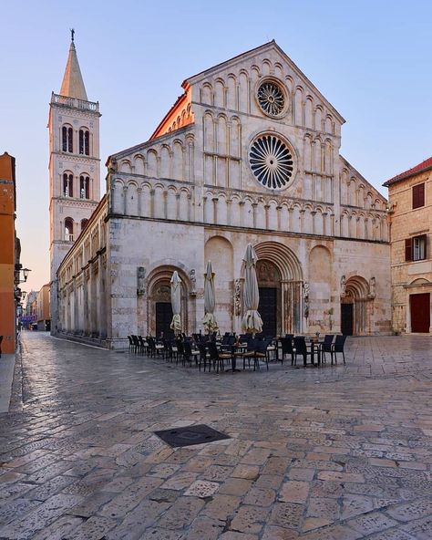 Like Zadar on Instagram: “The Cathedral of St. Anastasia in #Zadar 📸 by @willi.wdn_travel #feelzadar #bestplacetogo #croatia #croatiatravel #croatia_ig…” Zadar Aesthetic, Stobrec Croatia, Rijeka Croatia Aesthetic, Zadar Croatia, Lebron And Wade, Croatia Zadar, St Anastasia, Stari Grad Croatia, Croatia Rijeka