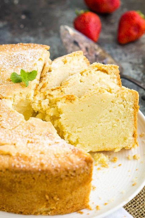 Recipes For Pound Cakes, Italian Pound Cake Recipes, Dense Moist Cake, Marscapone Cake Recipes, Italian Pound Cake, Easy Marscapone Recipes, Recipes Using Marscapone, Pound Cake Cheesecake, Desserts With Marscapone