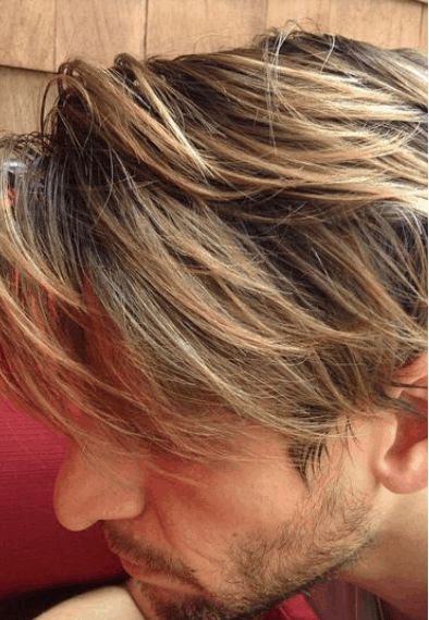 Highlights For Men Long Hair, Men Bayalage Hair, Men Dark Blonde Hair, Men Natural Highlights, Mens Hair Highlights Blondes, Highlighted Mens Hair, Men Long Hair Blonde Highlights, Men’s Highlights Short Hair, Mens Hair Color Ideas Highlights