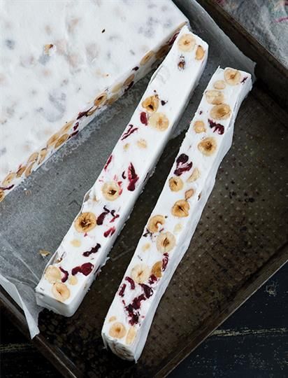 Hazelnut & Cranberry Vegan Nougat | Sweet Paul Magazine | Bloglovin’ Vegan Nougat, Aquafaba Recipes, Sweet Paul Magazine, Vegan Christmas Recipes, Vegan Candies, Vegan Christmas, Vegan Dessert Recipes, Vegan Treats, Vegan Sweets