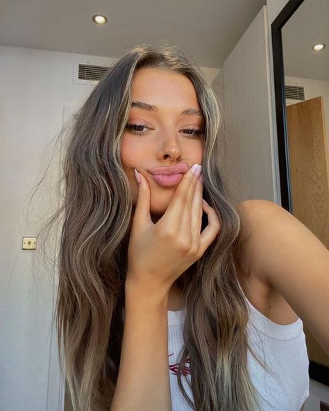 eva rose on Instagram: "���😙" Eva Rankin, Selfie Ideas, Cute Hairstyles, Fashion Models, Follow Me, Hair Color, Long Hair Styles, Instagram Photos, Photo And Video