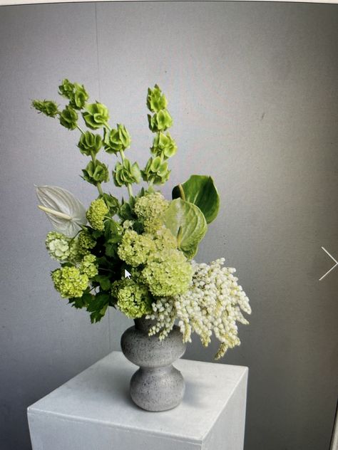 Green Birthday Decorations For Man, Structural Floral Arrangement, Table Floral Arrangements, Birthday Decorations For Men, Dried Flower Wreaths, Fall Wedding Flowers, Floral Arrangements Wedding, Mid Autumn, White Bouquet