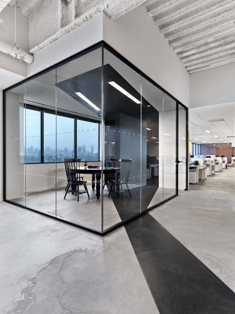 Workspaces Design, Cool Office Space, Modern Office Interiors, Corporate Office Design, City Office, Glass Office, Office Space Design, Modern Office Design, Office Partition