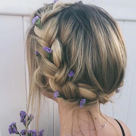 Pretty Braid Hairstyles, Fairy Haircut, Cottagecore Hairstyles, Pretty Braid, Pretty Fairy, Hairstyles Theme, Wedding Color Palettes, Milkmaid Braid, Pretty Braids