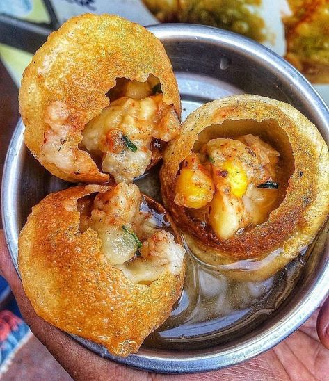 Desi Street Food, Puri Recipes, Jewellery Shops, Pani Puri, Course Meal, Indian Street Food, Indian Snack Recipes, Food Market, Food Snapchat