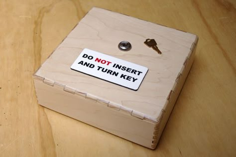 Once turned on, the bell inside can't be turned off without knowing the trick. ;) Prank Box, Ringing Bell, Escape Room Puzzles, April Fools Pranks, Fun Brain, Laser Cut Wood Crafts, Secret Box, Good Pranks, Practical Jokes