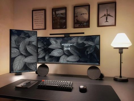 Minimalist Workspace, Workspace Setup, Setup Inspiration, Clean Desk, Computer Desk Setup, Home Studio Setup, Diy Tech, Desktop Design, Desktop Setup