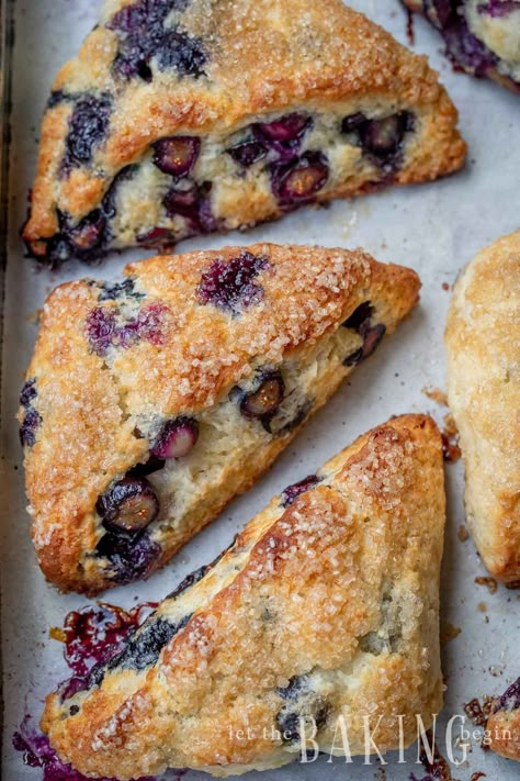 Blueberry Scones are fluffy, crispy and bursting with delicious blueberries. The perfect breakfast or a midday snack. Blueberry Scones Recipe, Scones Recipe Easy, Scones Ingredients, Scone Recipes, Blueberry Desserts, Blueberry Scones, Scones Recipe, Berries Recipes, Blueberry Recipes