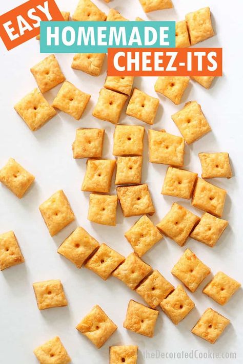 HOMEMADE CHEEZ-ITS -- cheese-filled, baked copycat crackers recipe. Copycat Snacks, Cheez It Recipe, Crackers Homemade, Cheez Its, Homemade Cheez Its, Homemade Cheese Crackers, Crackers Recipe, Homemade Crackers, Cracker Recipes