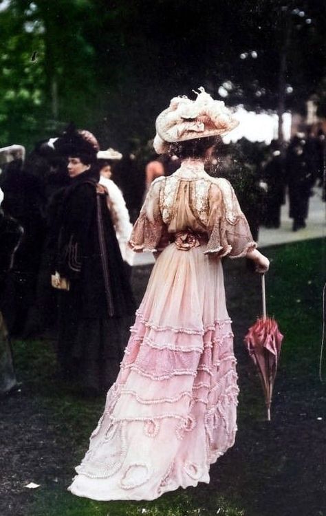 1900s Fashion Aesthetic, Edwardian Fashion Women, Edwardian Aesthetic, Edwardian Hat, Victorian Dresses, 1900s Fashion, 1910s Fashion, Dress History, 20th Century Fashion